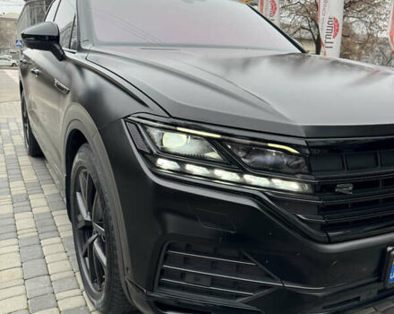 Черный Фольксваген Туарег, объемом двигателя 2.97 л и пробегом 186 тыс. км за 53000 $, фото 1 на Automoto.ua