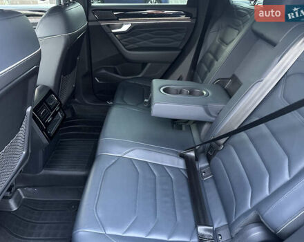 Черный Фольксваген Туарег, объемом двигателя 2.97 л и пробегом 161 тыс. км за 52500 $, фото 78 на Automoto.ua