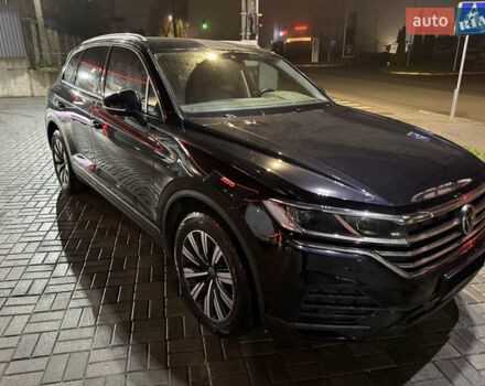 Черный Фольксваген Туарег, объемом двигателя 2.97 л и пробегом 134 тыс. км за 46000 $, фото 2 на Automoto.ua