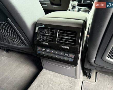 Черный Фольксваген Туарег, объемом двигателя 3 л и пробегом 140 тыс. км за 57999 $, фото 42 на Automoto.ua