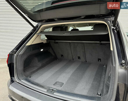 Черный Фольксваген Туарег, объемом двигателя 3 л и пробегом 140 тыс. км за 57999 $, фото 48 на Automoto.ua