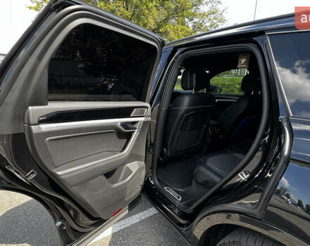 Черный Фольксваген Туарег, объемом двигателя 3 л и пробегом 171 тыс. км за 51999 $, фото 29 на Automoto.ua