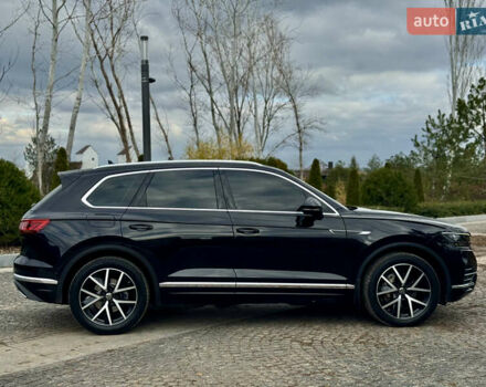 Черный Фольксваген Туарег, объемом двигателя 2.97 л и пробегом 108 тыс. км за 58500 $, фото 11 на Automoto.ua