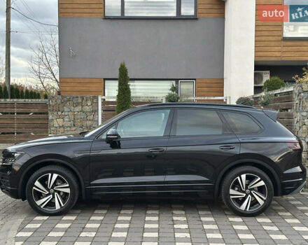 Черный Фольксваген Туарег, объемом двигателя 2.97 л и пробегом 161 тыс. км за 52500 $, фото 2 на Automoto.ua