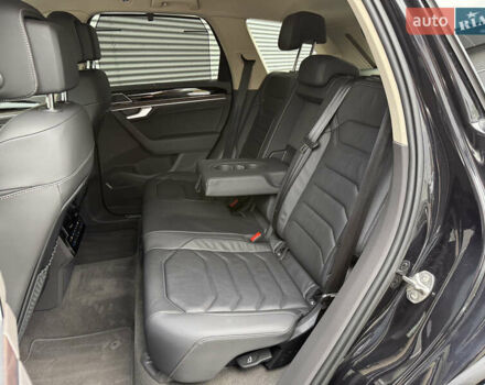 Черный Фольксваген Туарег, объемом двигателя 3 л и пробегом 140 тыс. км за 57999 $, фото 55 на Automoto.ua