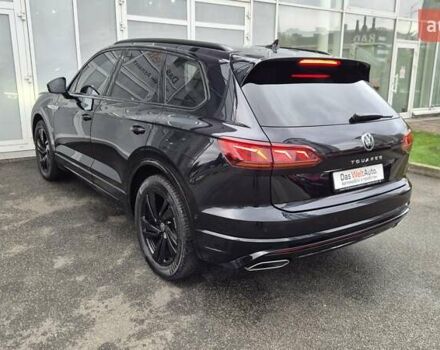 Чорний Фольксваген Туарег, об'ємом двигуна 2.97 л та пробігом 62 тис. км за 61200 $, фото 4 на Automoto.ua