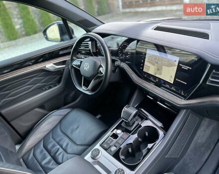 Черный Фольксваген Туарег, объемом двигателя 2.97 л и пробегом 161 тыс. км за 52500 $, фото 74 на Automoto.ua