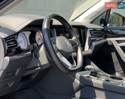 Черный Фольксваген Туарег, объемом двигателя 3 л и пробегом 143 тыс. км за 46000 $, фото 20 на Automoto.ua