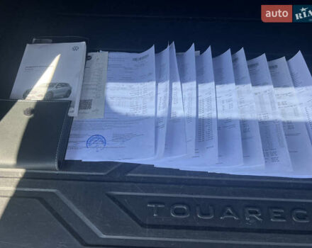 Черный Фольксваген Туарег, объемом двигателя 3 л и пробегом 142 тыс. км за 53700 $, фото 26 на Automoto.ua