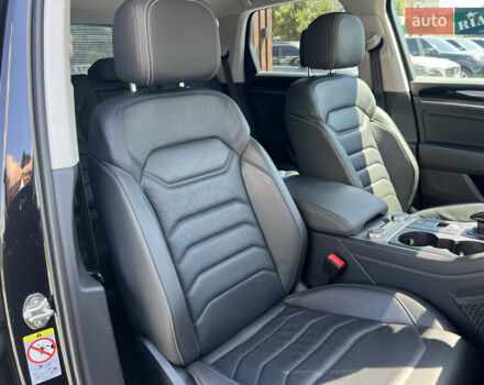 Черный Фольксваген Туарег, объемом двигателя 3 л и пробегом 143 тыс. км за 46000 $, фото 45 на Automoto.ua