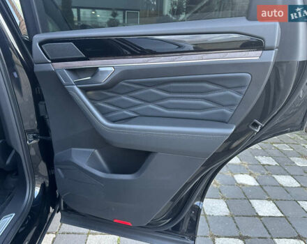 Черный Фольксваген Туарег, объемом двигателя 2.97 л и пробегом 161 тыс. км за 52500 $, фото 81 на Automoto.ua