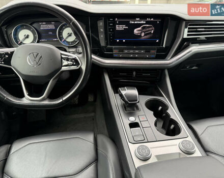 Чорний Фольксваген Туарег, об'ємом двигуна 2.97 л та пробігом 215 тис. км за 39800 $, фото 12 на Automoto.ua