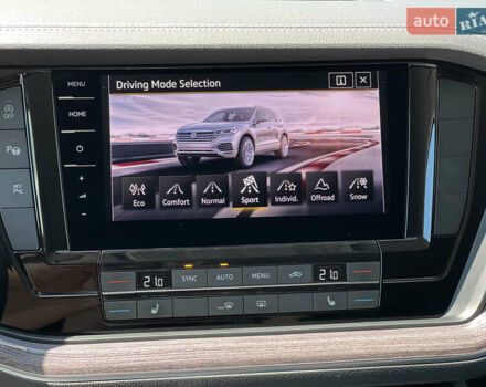 Черный Фольксваген Туарег, объемом двигателя 3 л и пробегом 143 тыс. км за 46000 $, фото 54 на Automoto.ua