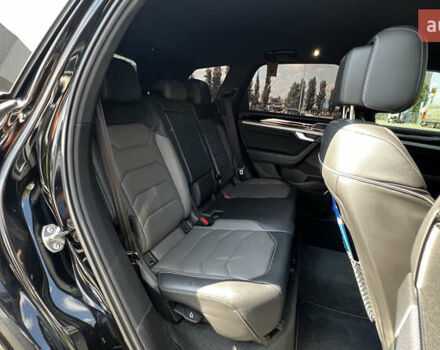 Черный Фольксваген Туарег, объемом двигателя 3 л и пробегом 171 тыс. км за 51999 $, фото 36 на Automoto.ua