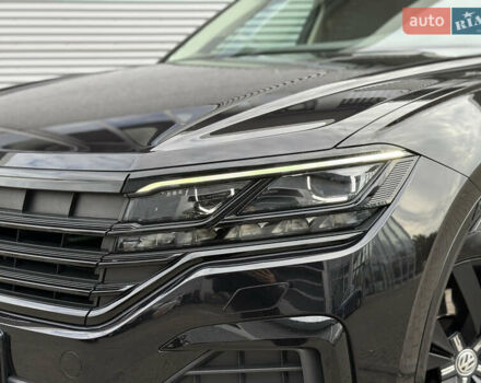 Черный Фольксваген Туарег, объемом двигателя 3 л и пробегом 140 тыс. км за 57999 $, фото 6 на Automoto.ua