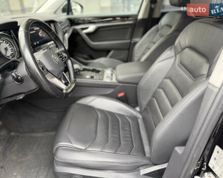 Чорний Фольксваген Туарег, об'ємом двигуна 2.97 л та пробігом 215 тис. км за 39800 $, фото 10 на Automoto.ua