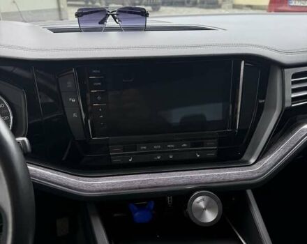 Черный Фольксваген Туарег, объемом двигателя 2.97 л и пробегом 126 тыс. км за 52000 $, фото 12 на Automoto.ua