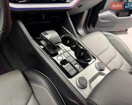 Чорний Фольксваген Туарег, об'ємом двигуна 3 л та пробігом 154 тис. км за 56900 $, фото 35 на Automoto.ua