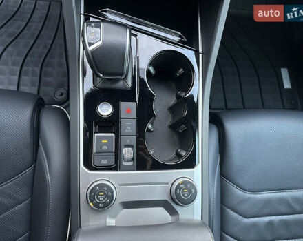 Черный Фольксваген Туарег, объемом двигателя 2.97 л и пробегом 161 тыс. км за 52500 $, фото 63 на Automoto.ua