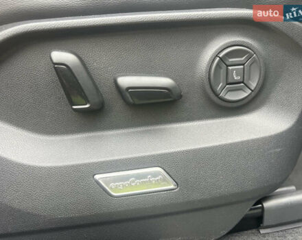 Черный Фольксваген Туарег, объемом двигателя 3 л и пробегом 142 тыс. км за 53700 $, фото 8 на Automoto.ua