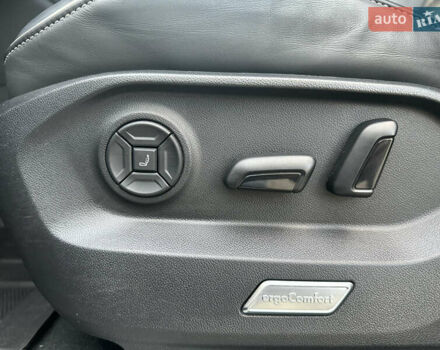 Черный Фольксваген Туарег, объемом двигателя 2.97 л и пробегом 161 тыс. км за 52500 $, фото 50 на Automoto.ua