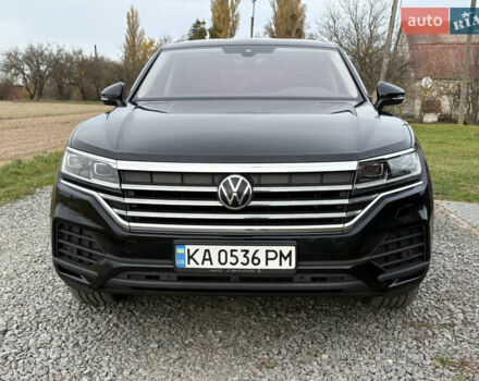 Черный Фольксваген Туарег, объемом двигателя 2.97 л и пробегом 133 тыс. км за 46900 $, фото 3 на Automoto.ua