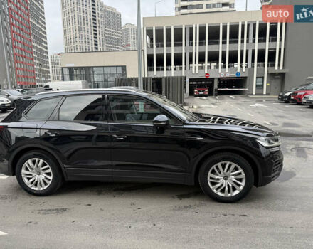 Чорний Фольксваген Туарег, об'ємом двигуна 2.97 л та пробігом 215 тис. км за 39800 $, фото 1 на Automoto.ua