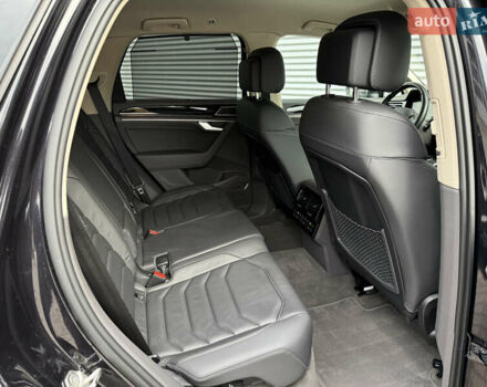 Черный Фольксваген Туарег, объемом двигателя 3 л и пробегом 140 тыс. км за 57999 $, фото 39 на Automoto.ua