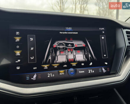 Черный Фольксваген Туарег, объемом двигателя 2.97 л и пробегом 108 тыс. км за 58500 $, фото 49 на Automoto.ua