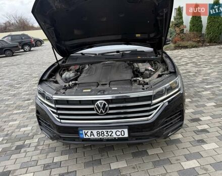 Черный Фольксваген Туарег, объемом двигателя 2.97 л и пробегом 126 тыс. км за 52000 $, фото 4 на Automoto.ua