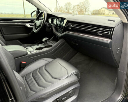 Черный Фольксваген Туарег, объемом двигателя 2.97 л и пробегом 133 тыс. км за 46900 $, фото 16 на Automoto.ua