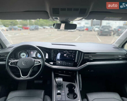 Черный Фольксваген Туарег, объемом двигателя 2.97 л и пробегом 121 тыс. км за 48500 $, фото 14 на Automoto.ua