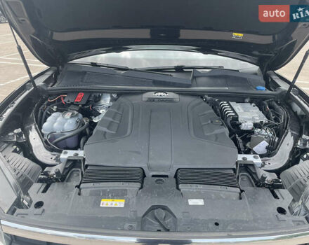 Черный Фольксваген Туарег, объемом двигателя 2.97 л и пробегом 121 тыс. км за 48500 $, фото 7 на Automoto.ua