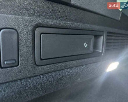 Черный Фольксваген Туарег, объемом двигателя 2.97 л и пробегом 161 тыс. км за 52500 $, фото 90 на Automoto.ua