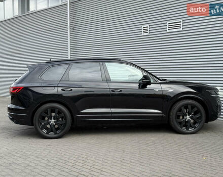 Черный Фольксваген Туарег, объемом двигателя 3 л и пробегом 140 тыс. км за 57999 $, фото 13 на Automoto.ua