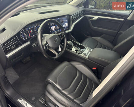 Черный Фольксваген Туарег, объемом двигателя 2.97 л и пробегом 108 тыс. км за 58500 $, фото 27 на Automoto.ua