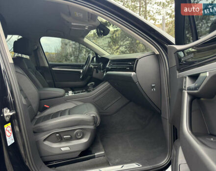 Черный Фольксваген Туарег, объемом двигателя 2.97 л и пробегом 108 тыс. км за 58500 $, фото 29 на Automoto.ua