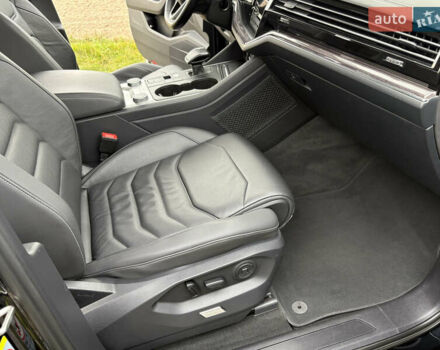 Черный Фольксваген Туарег, объемом двигателя 2.97 л и пробегом 133 тыс. км за 46900 $, фото 24 на Automoto.ua