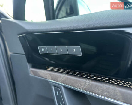 Черный Фольксваген Туарег, объемом двигателя 2.97 л и пробегом 161 тыс. км за 52500 $, фото 66 на Automoto.ua