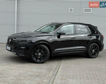 Черный Фольксваген Туарег, объемом двигателя 3 л и пробегом 140 тыс. км за 57999 $, фото 4 на Automoto.ua