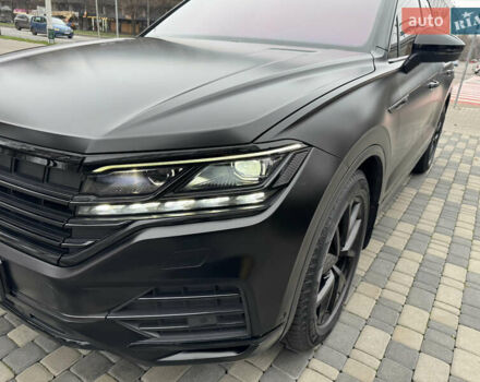 Черный Фольксваген Туарег, объемом двигателя 2.97 л и пробегом 186 тыс. км за 53000 $, фото 16 на Automoto.ua