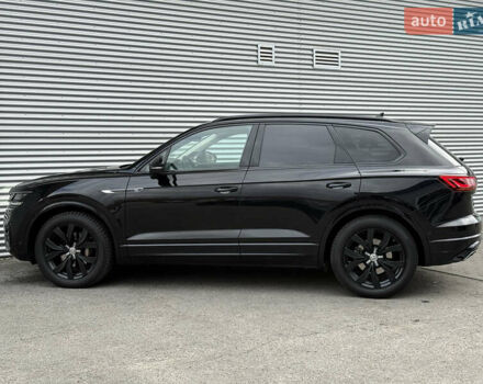 Черный Фольксваген Туарег, объемом двигателя 3 л и пробегом 140 тыс. км за 57999 $, фото 51 на Automoto.ua