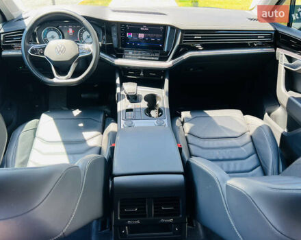 Черный Фольксваген Туарег, объемом двигателя 3 л и пробегом 143 тыс. км за 46000 $, фото 32 на Automoto.ua