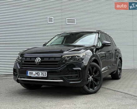 Черный Фольксваген Туарег, объемом двигателя 3 л и пробегом 140 тыс. км за 57999 $, фото 1 на Automoto.ua