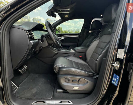 Черный Фольксваген Туарег, объемом двигателя 3 л и пробегом 171 тыс. км за 51999 $, фото 26 на Automoto.ua