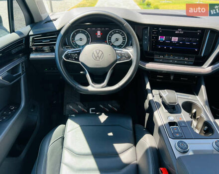 Черный Фольксваген Туарег, объемом двигателя 3 л и пробегом 143 тыс. км за 46000 $, фото 34 на Automoto.ua