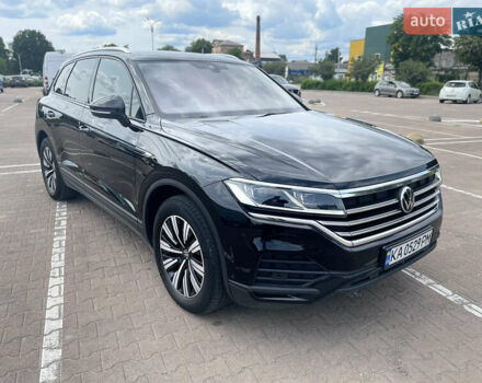 Черный Фольксваген Туарег, объемом двигателя 2.97 л и пробегом 121 тыс. км за 48500 $, фото 2 на Automoto.ua