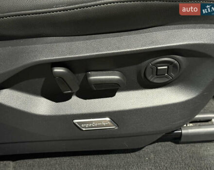 Черный Фольксваген Туарег, объемом двигателя 2.97 л и пробегом 134 тыс. км за 46000 $, фото 16 на Automoto.ua