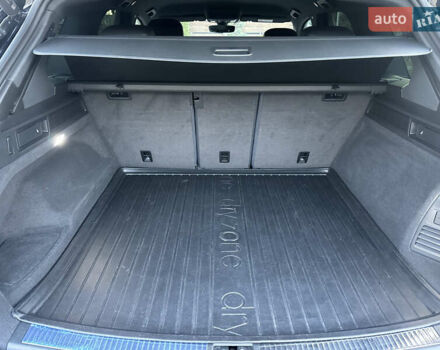 Черный Фольксваген Туарег, объемом двигателя 2.97 л и пробегом 161 тыс. км за 52500 $, фото 88 на Automoto.ua