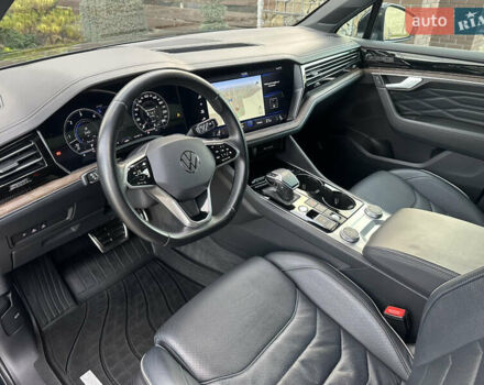 Черный Фольксваген Туарег, объемом двигателя 2.97 л и пробегом 161 тыс. км за 52500 $, фото 47 на Automoto.ua